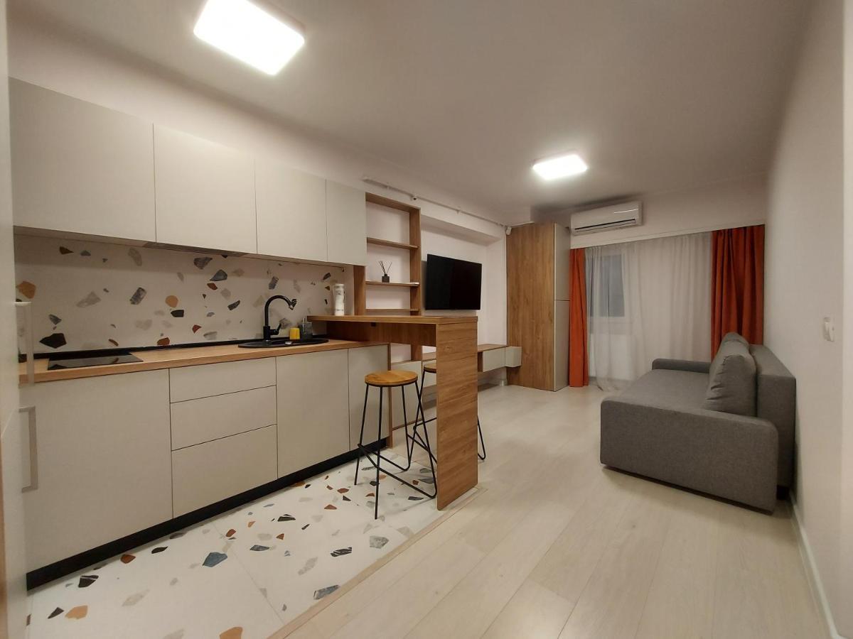 Apartment On The Wave *